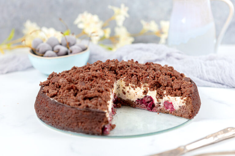 Toller Maulwurfkuchen mit Kirschen