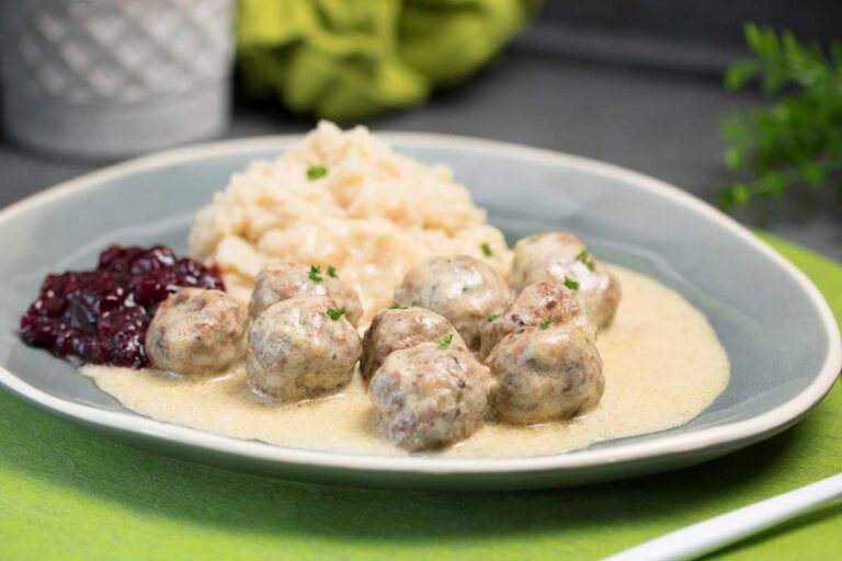 Das Köttbullar ist ein echter Klassiker. Diese Variante ist ohne Mehl und ohne Zucker!