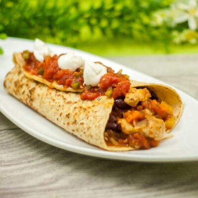 Chicken Burritos sind ein leckeres Low Carb Hauptgericht für auf die Hand.