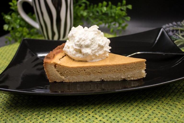 Der Pumpkin-Pie ist ein leckerer Herbstkuchen ohne Kohlenhydrate!