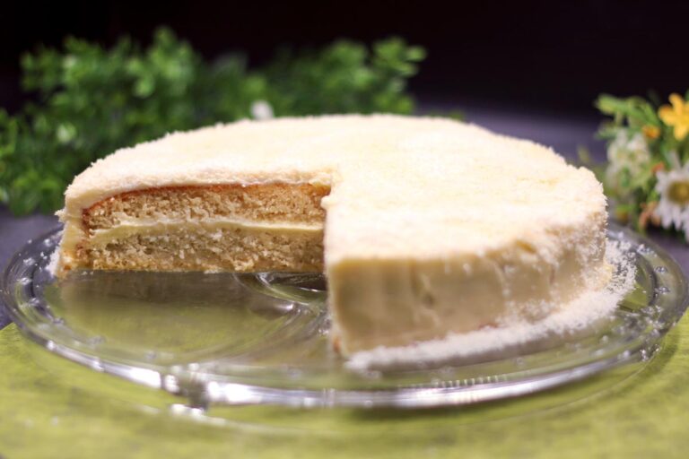 (Werbung)Nachgebacken: Raffaellotorte von Simply Keto