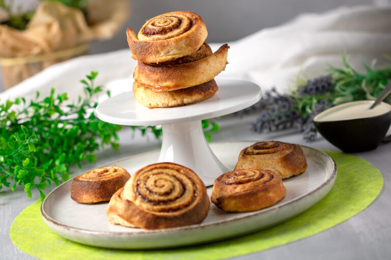 Die Zimtschnecken sind schön fluffig, Low Carb und glutenfrei.