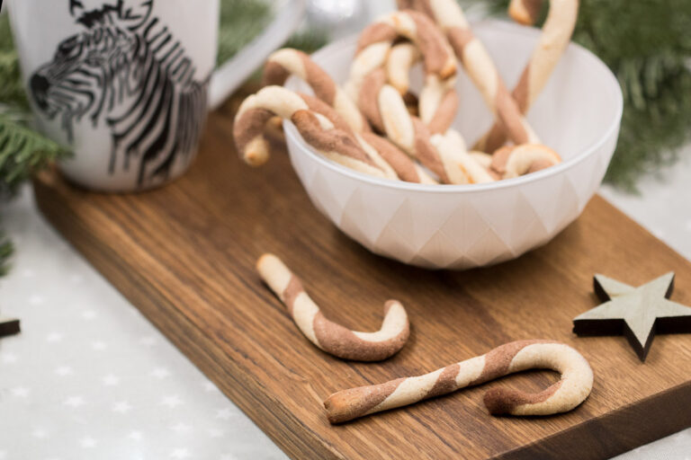 Die Zuckerstangen-Kekse sind lecker aber ohne Zucker und ohne Mehl!