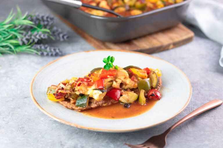 Das ratatouille-schnitzel ist ein leckeres Low Carb Hauptgericht. Das Rezept ist einfach zu kochen und schmeckt fabelhaft