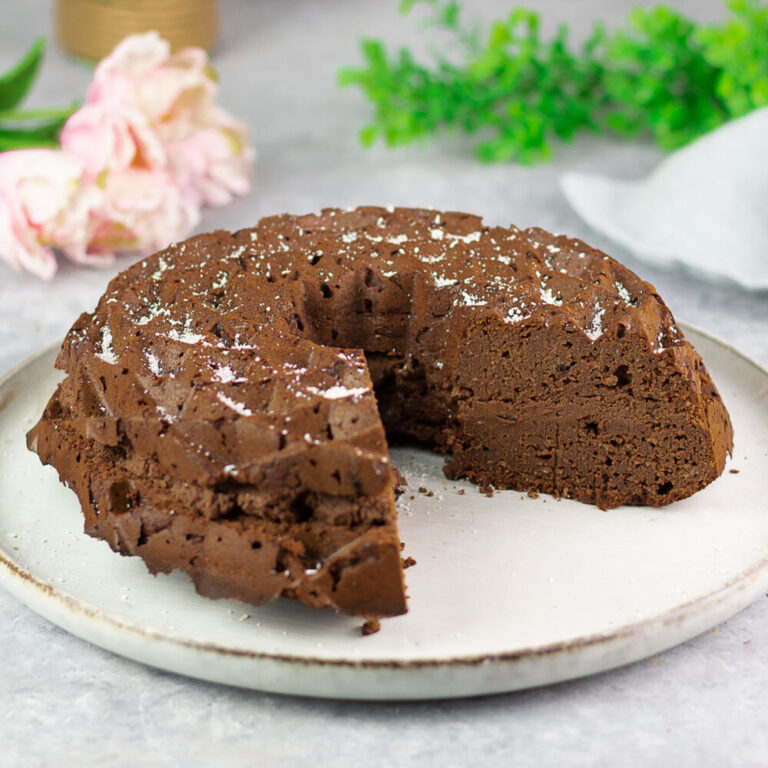 Der Schoko-Kokos-Kuchen ist ein leckeres Low Carb Gebäck ohne Kohlenhydrate.