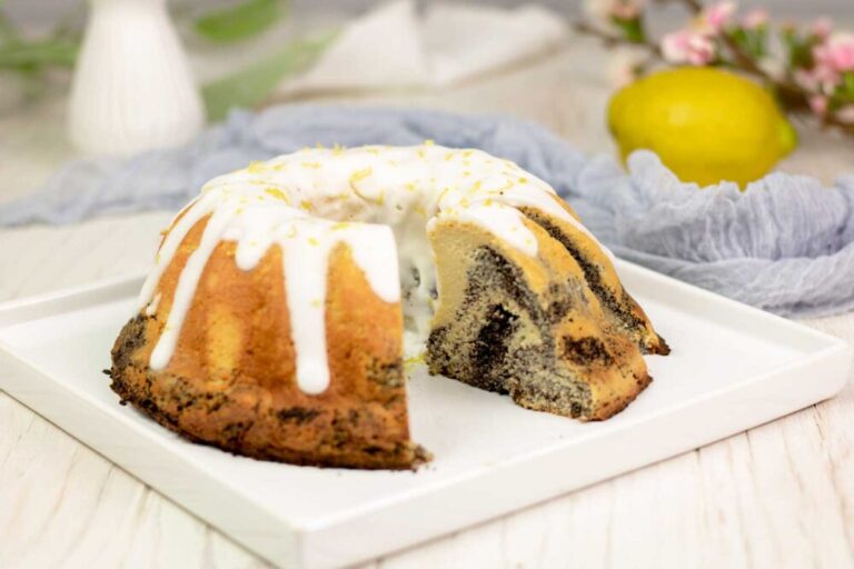 Zitronen-Ingwer-Kuchen mit Mohn