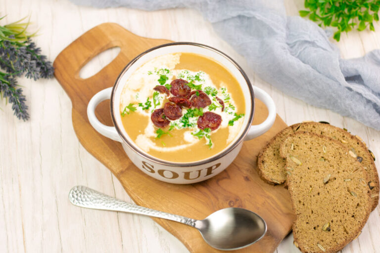 Leckere Low Carb Kartoffelsuppe aus Sellerie.