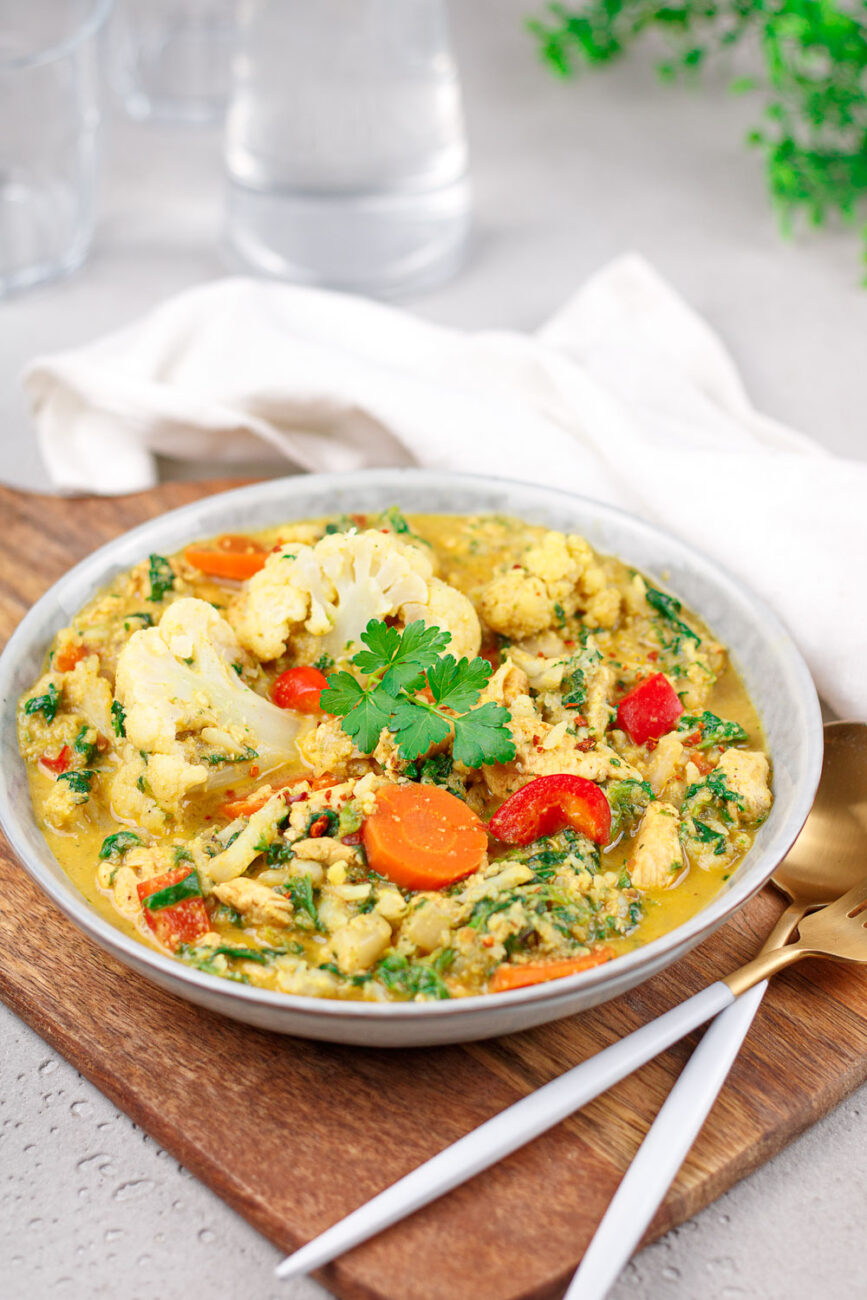 Gesundes Blumenkohl-Curry Mit Wenig Kohlenhydraten