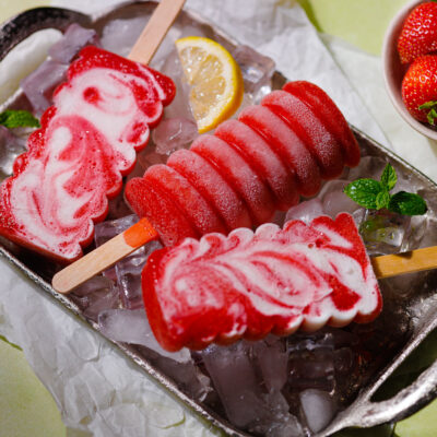 Low Carb Erdbeer-Gin-Eis