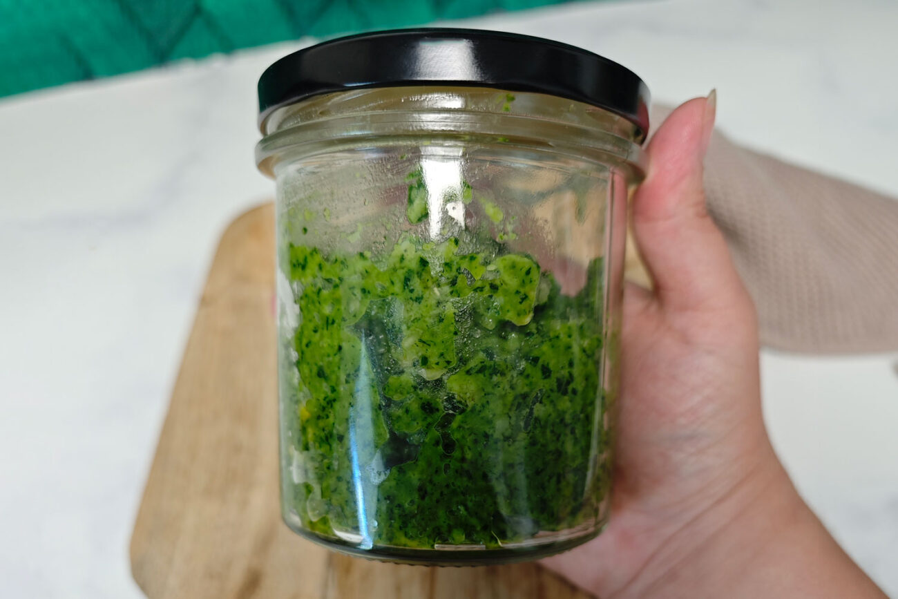 Keto Rucola-Pesto – Grünes Pesto ganz einfach selbst gemacht!