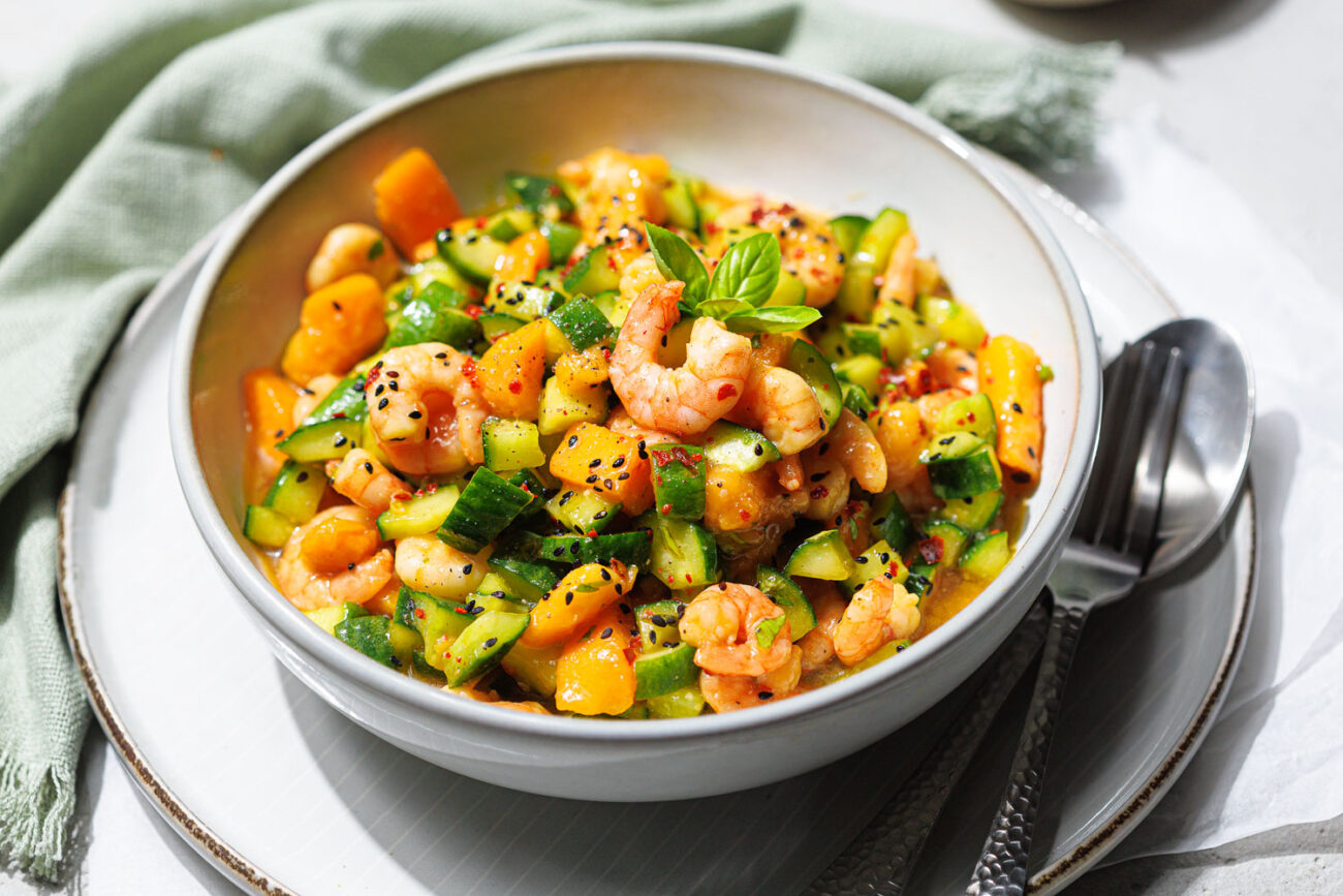 Zuckerfreier Gurken-Papaya-Salat mit Garnelen – Leichtes und gesundes Rezept