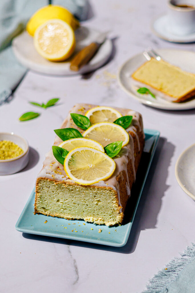 Keto Zitronen-Basilikum-Kuchen