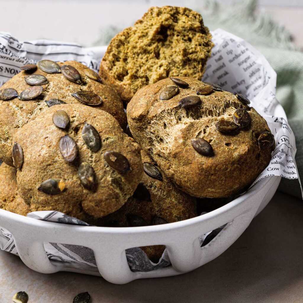 Glutenfreie Kürbiskernbrötchen